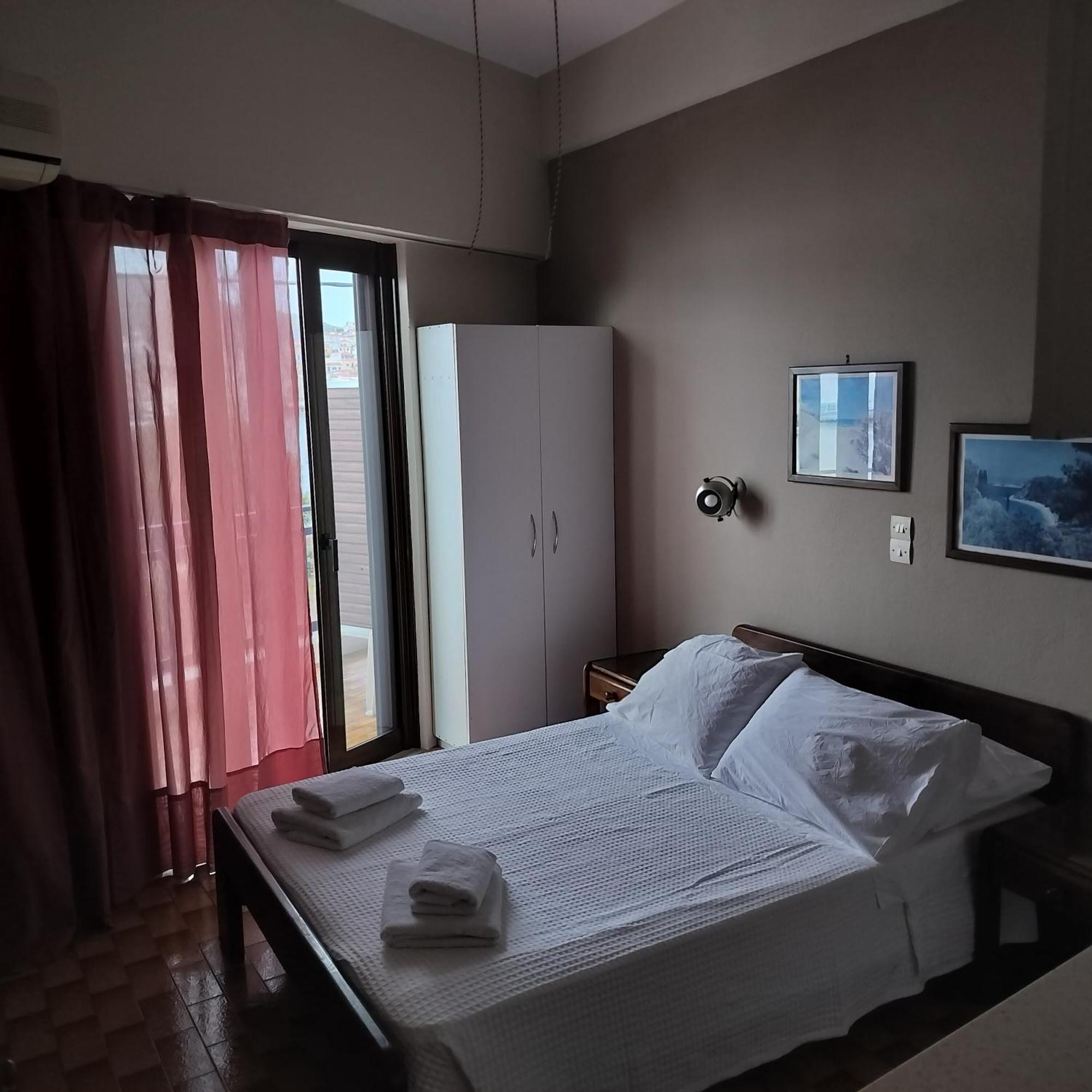 Bissias Guest House Galatás Dış mekan fotoğraf