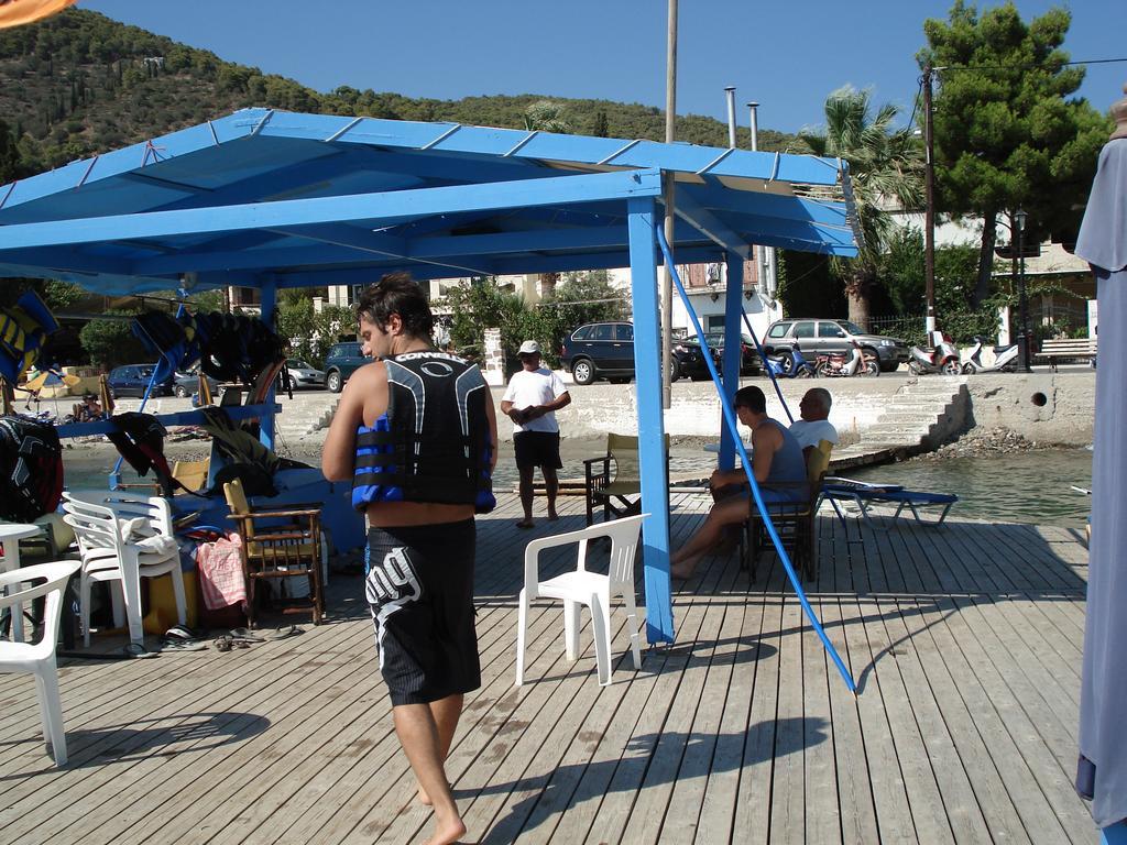 Bissias Guest House Galatás Dış mekan fotoğraf