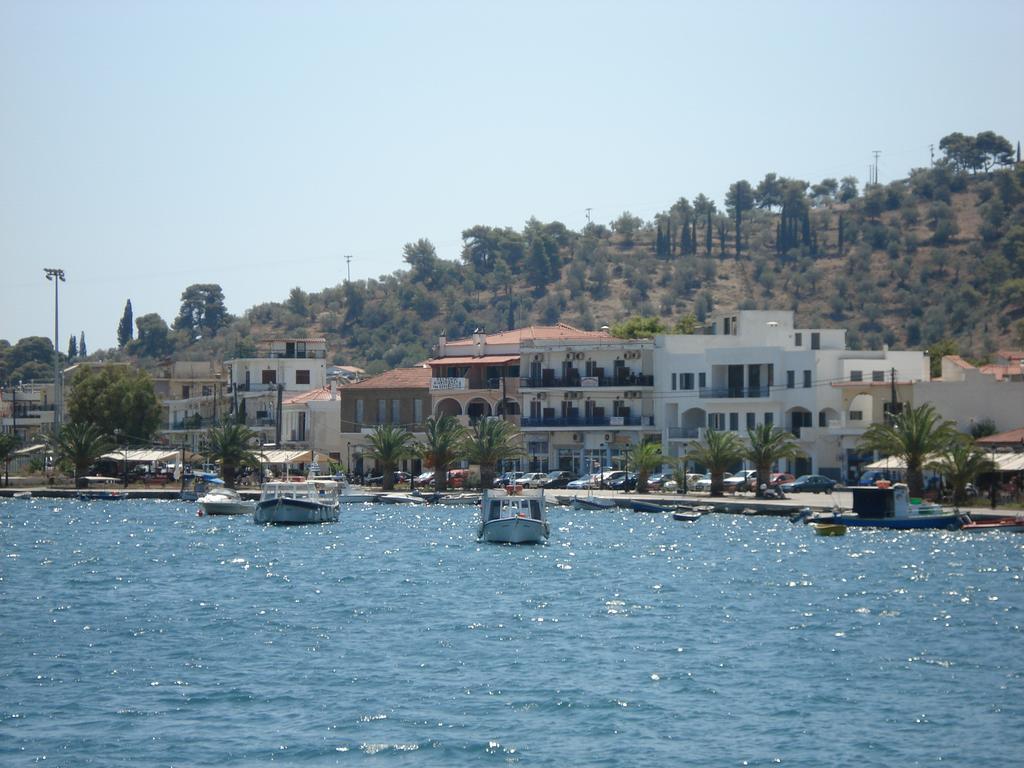 Bissias Guest House Galatás Dış mekan fotoğraf