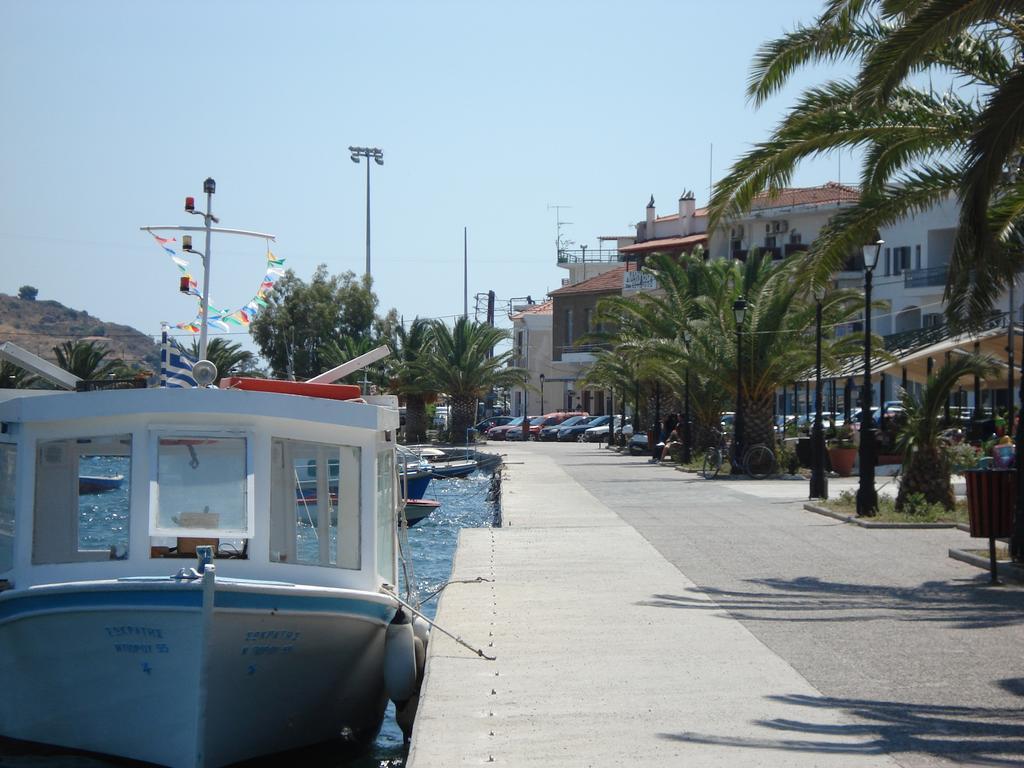 Bissias Guest House Galatás Dış mekan fotoğraf