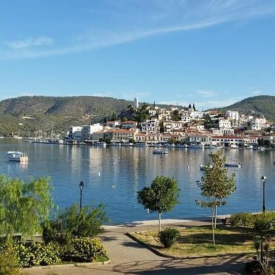 Bissias Guest House Galatás Dış mekan fotoğraf