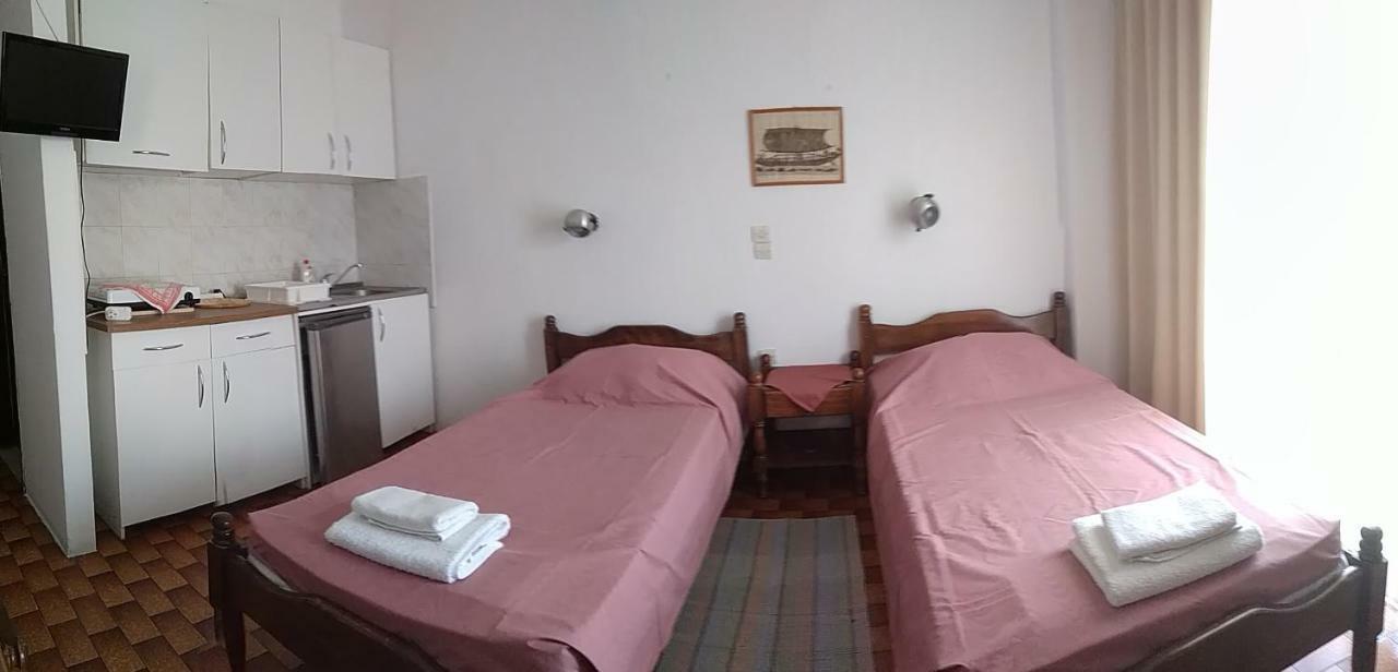 Bissias Guest House Galatás Dış mekan fotoğraf
